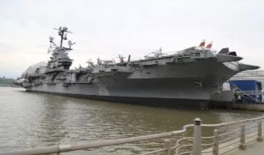 无畏号海空博物馆：上天入海全入眼